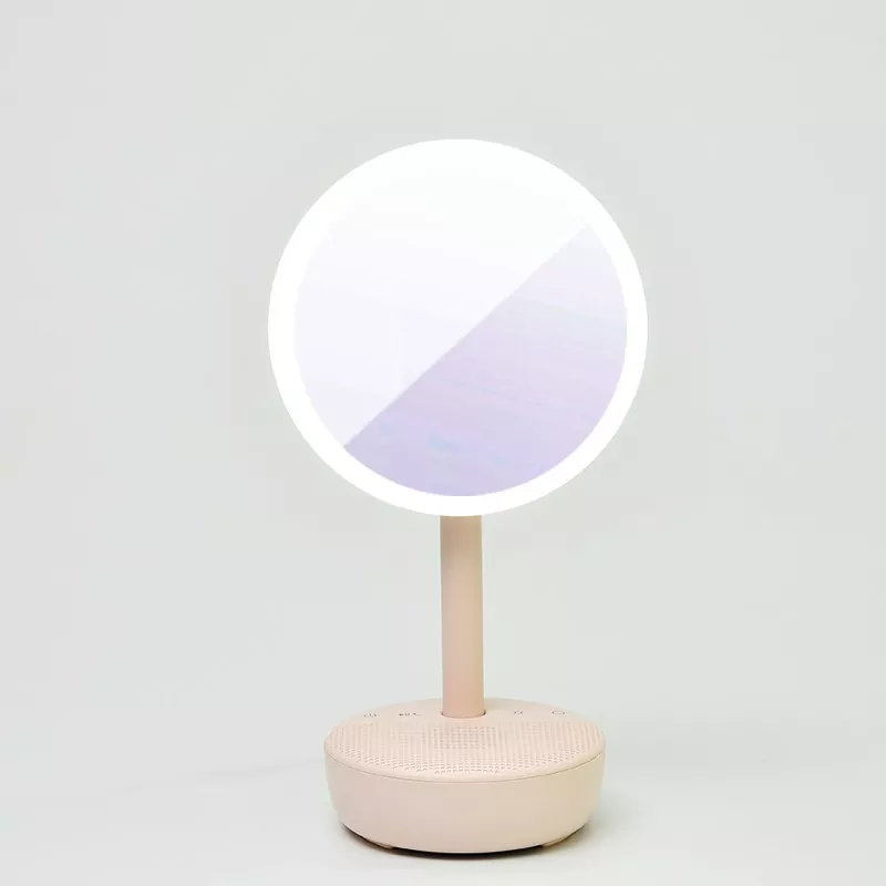 مرآة مع ضوء LED